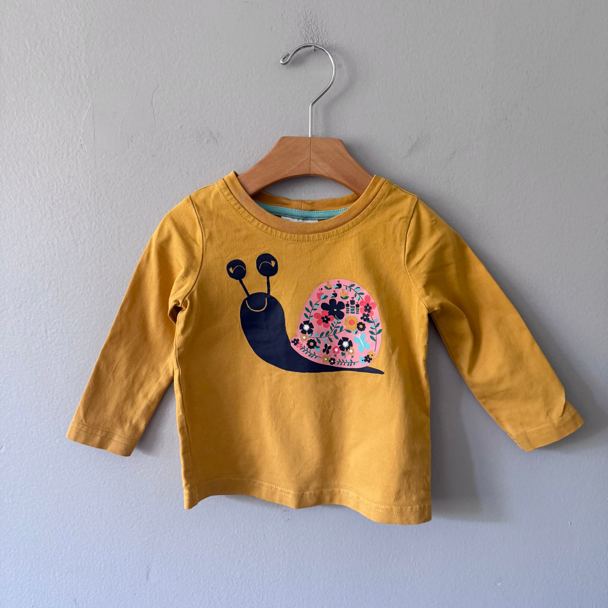 Hanna Andersson / Mudtard long sleeve / 80(12-18M)
