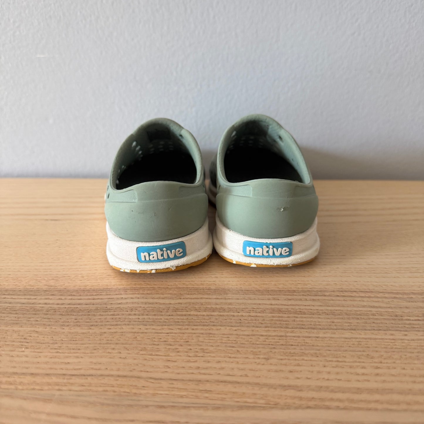 Native / Sandals /  US6