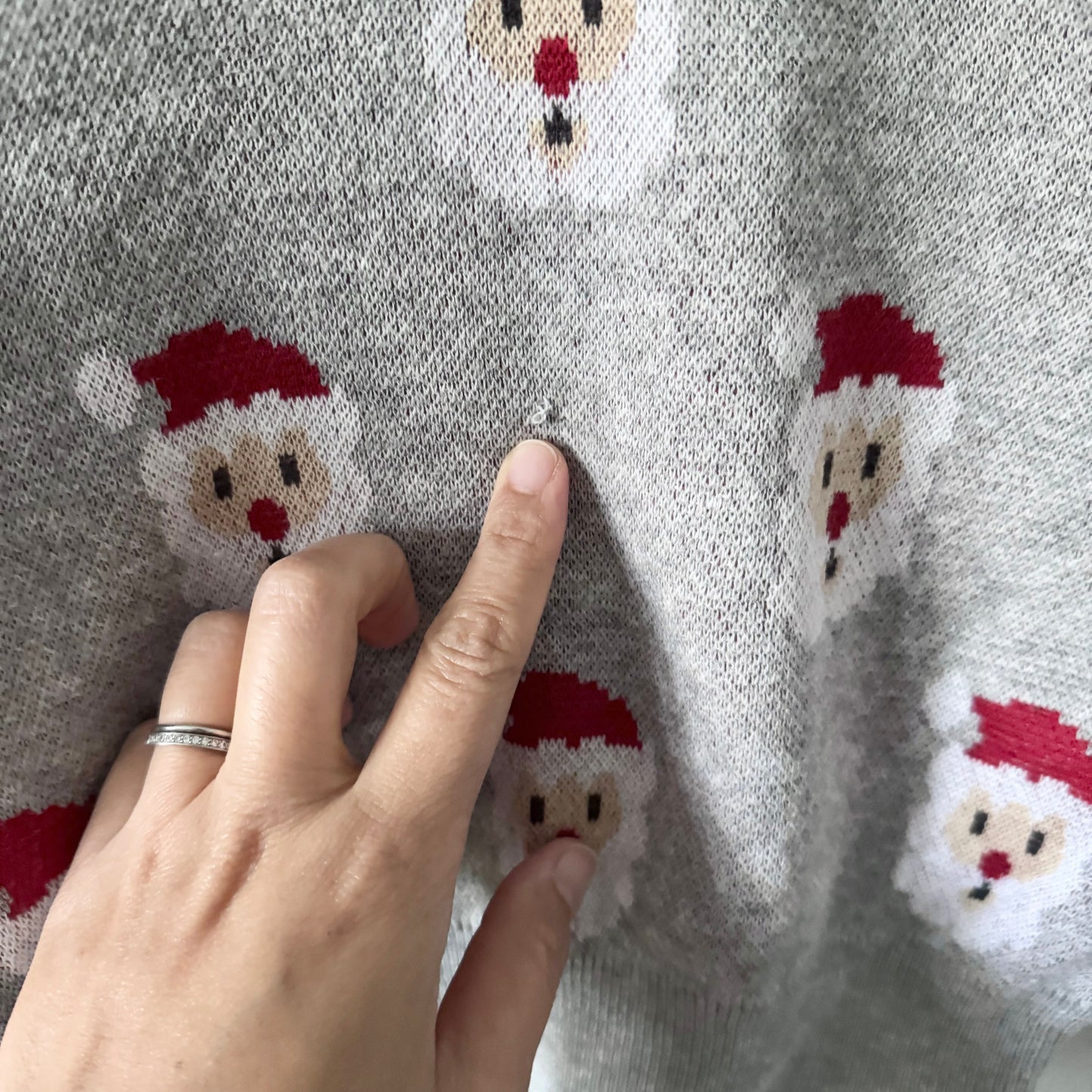 Petit lem	/ Light grey x santa knit pullover / 2-3Y