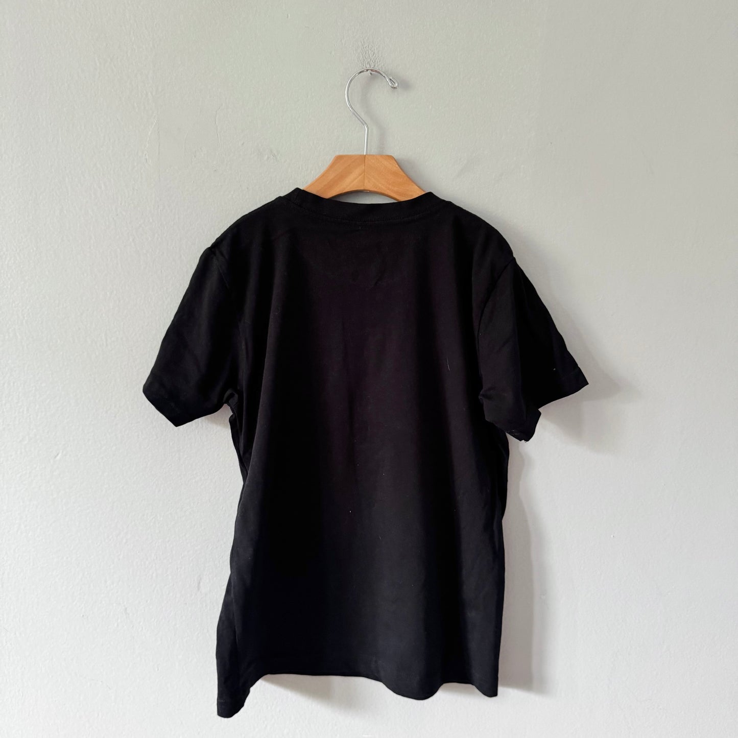 Illuminated Apparel / Black T-shirt / 7-8Y