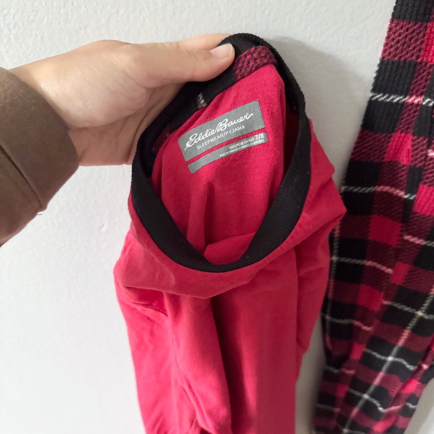 Eddie Bauer / Red and black pajama set / 7-8Y