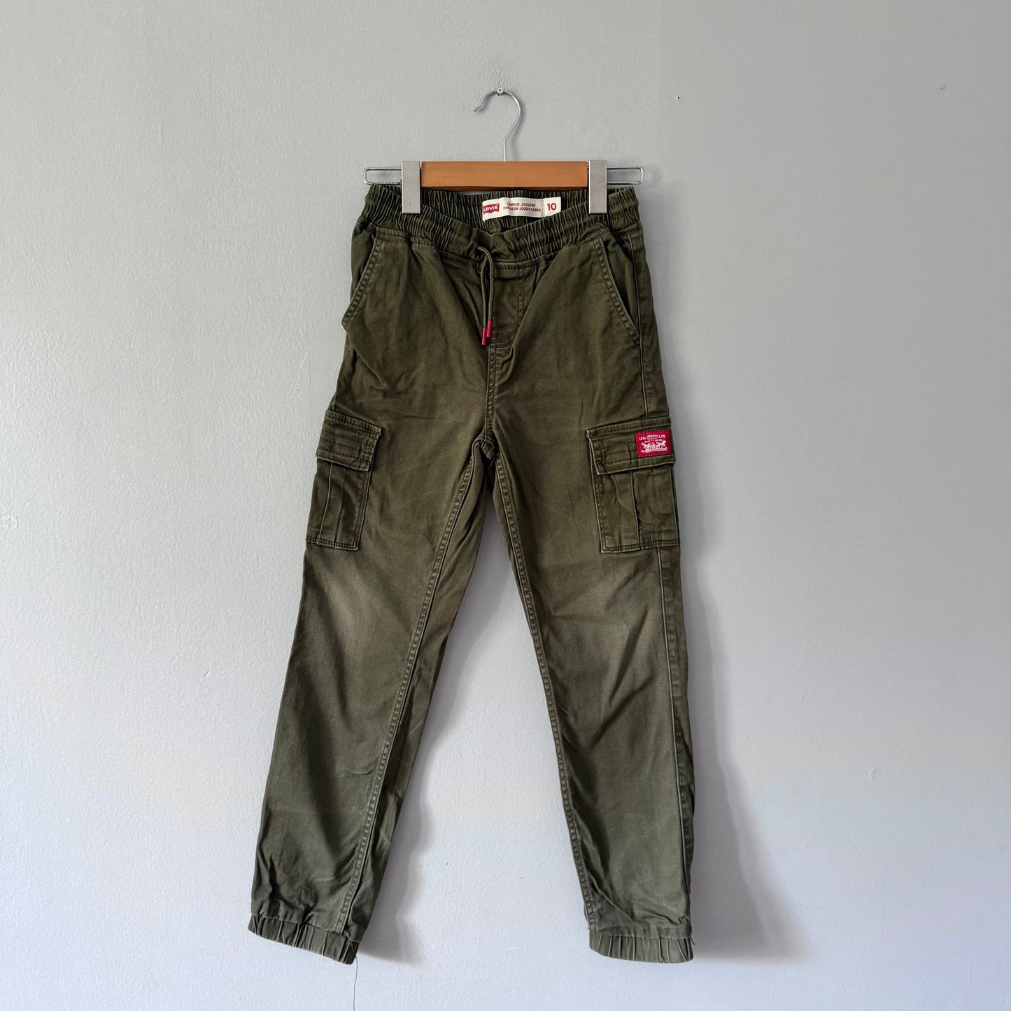 Levi's / Khaki cargo pants / 10Y