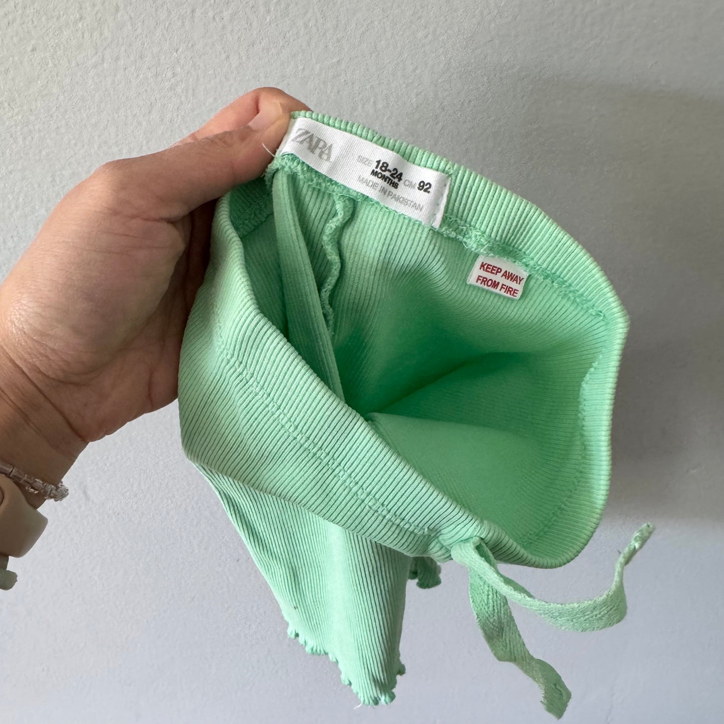 Zara / Mint green biker shorts / 18-24M