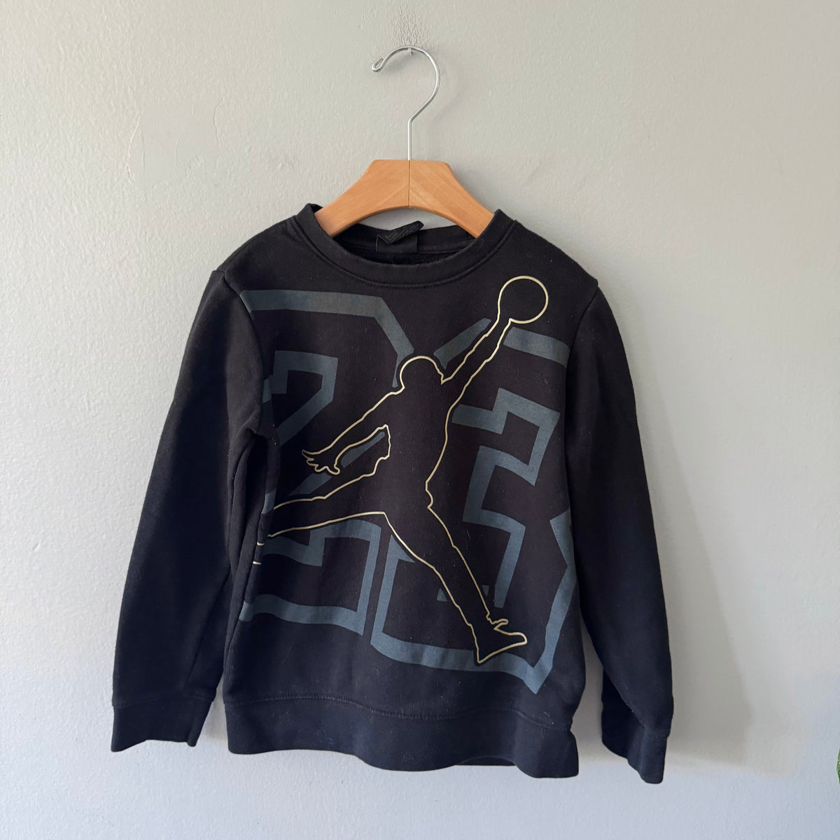 Nike x Jordan / Black sweatshirt / 5-6Y