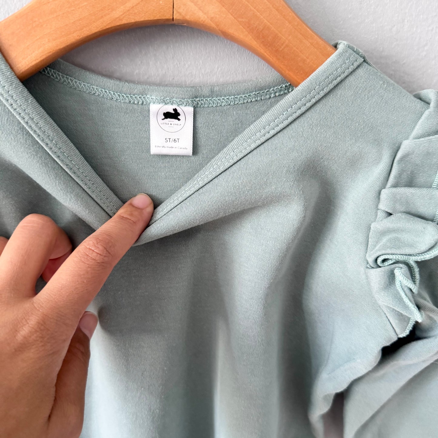 Little & Lively / Light green long sleeve / 5-6T