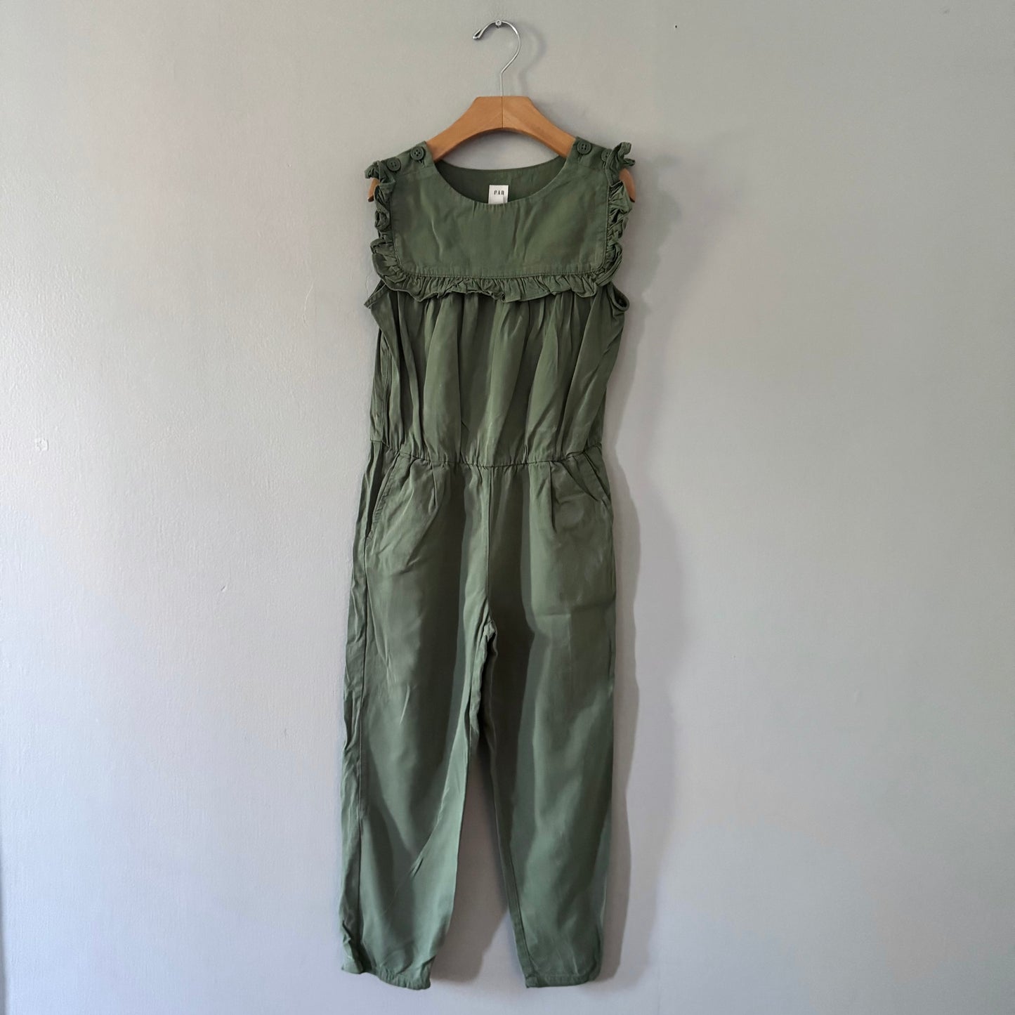 Gap / Khaki jumpsuit / 6-7Y