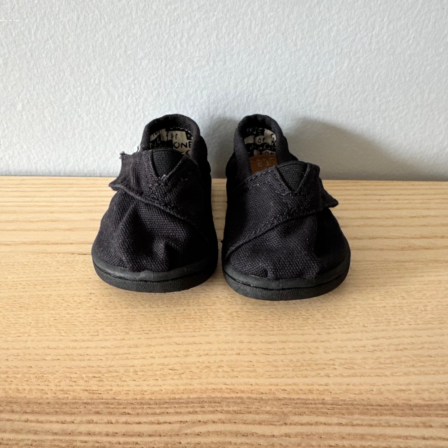 Toms / Shoes / US3