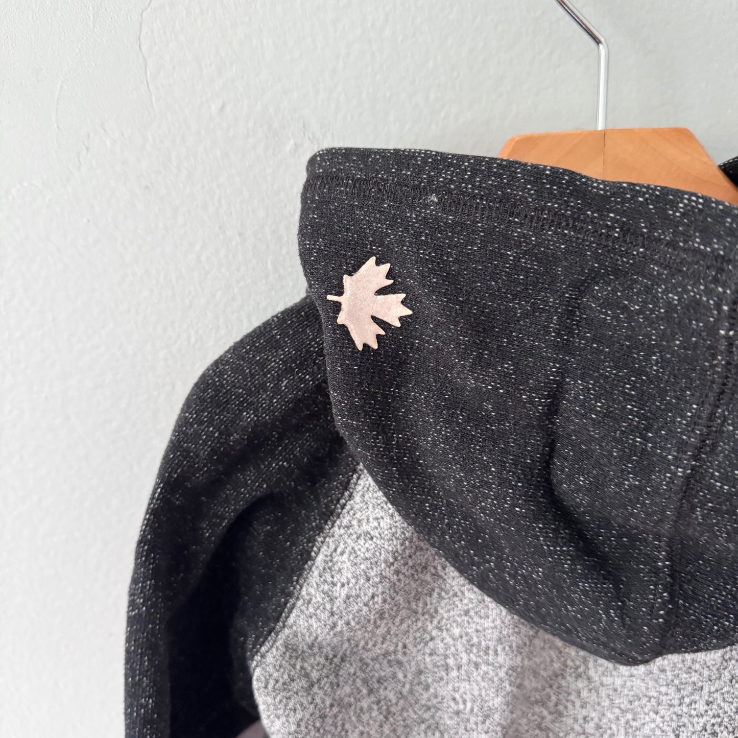 Roots / Salt and pepper x pink logo zip up hoodie / 2T