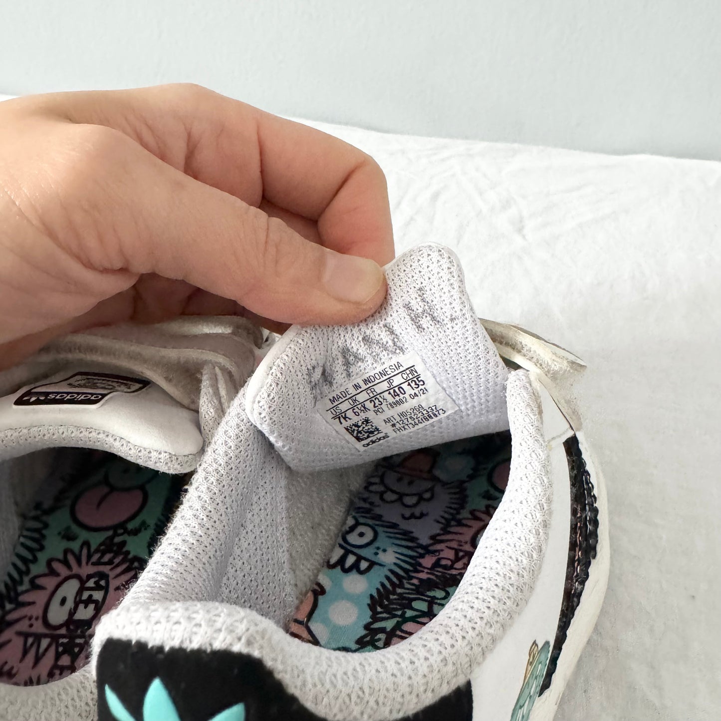 Adidas / Running Shoes / US7