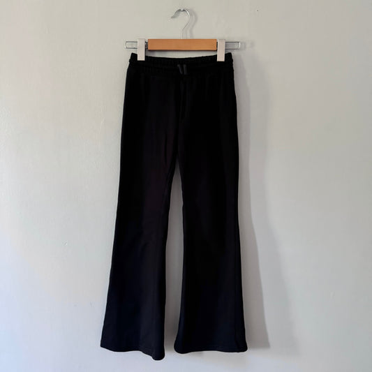 H&M / Black flare sweatpants / 10-11Y