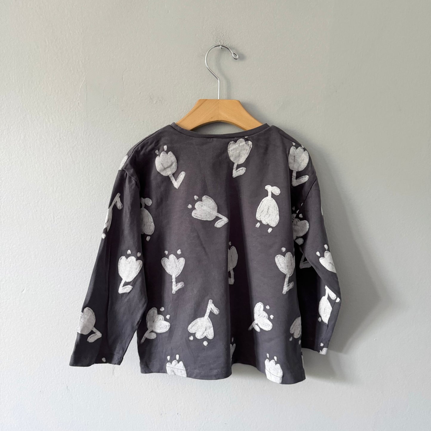 Zara / Dark grey x tulip long sleeve / 4-5Y