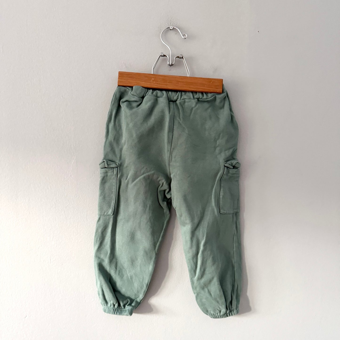H&M / Smokey green sweatpants / 2-3Y