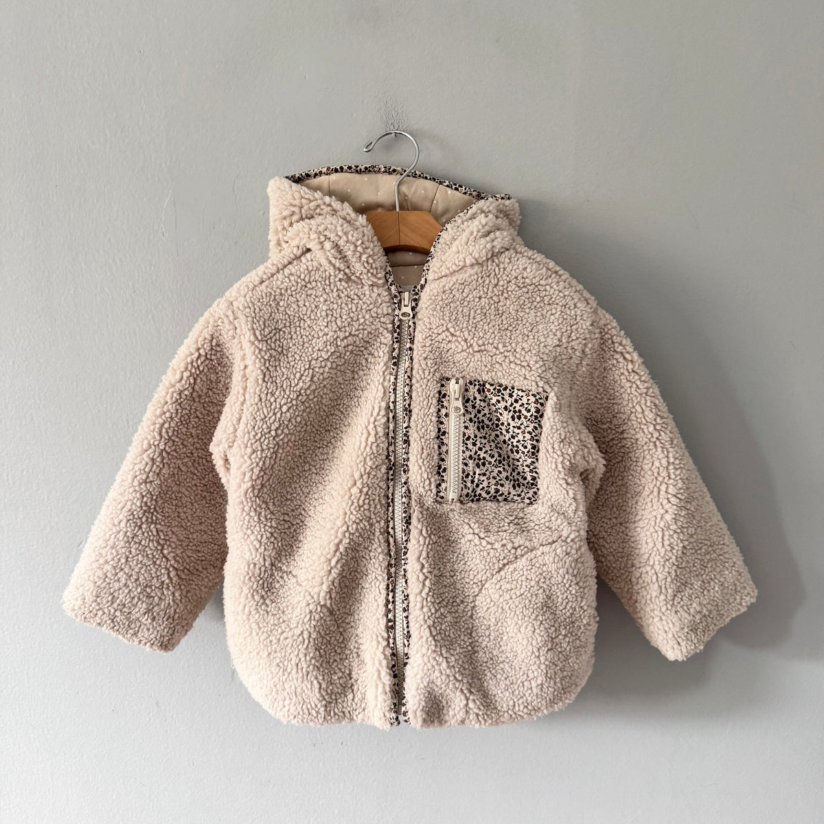Zara / Light beige x floral thick sherpa jacket / 4-5Y