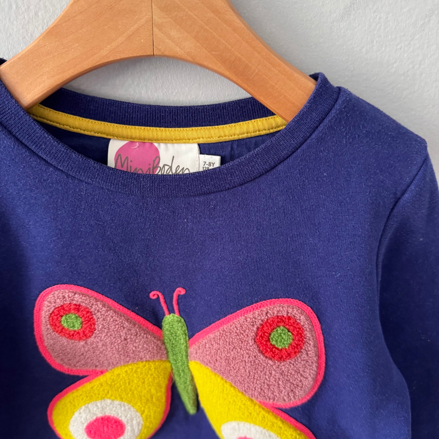Mini Boden / Navy x butterfly sweatshirt / 7-8Y