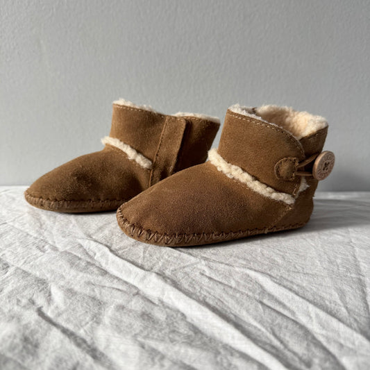 UGG / Boots / US5