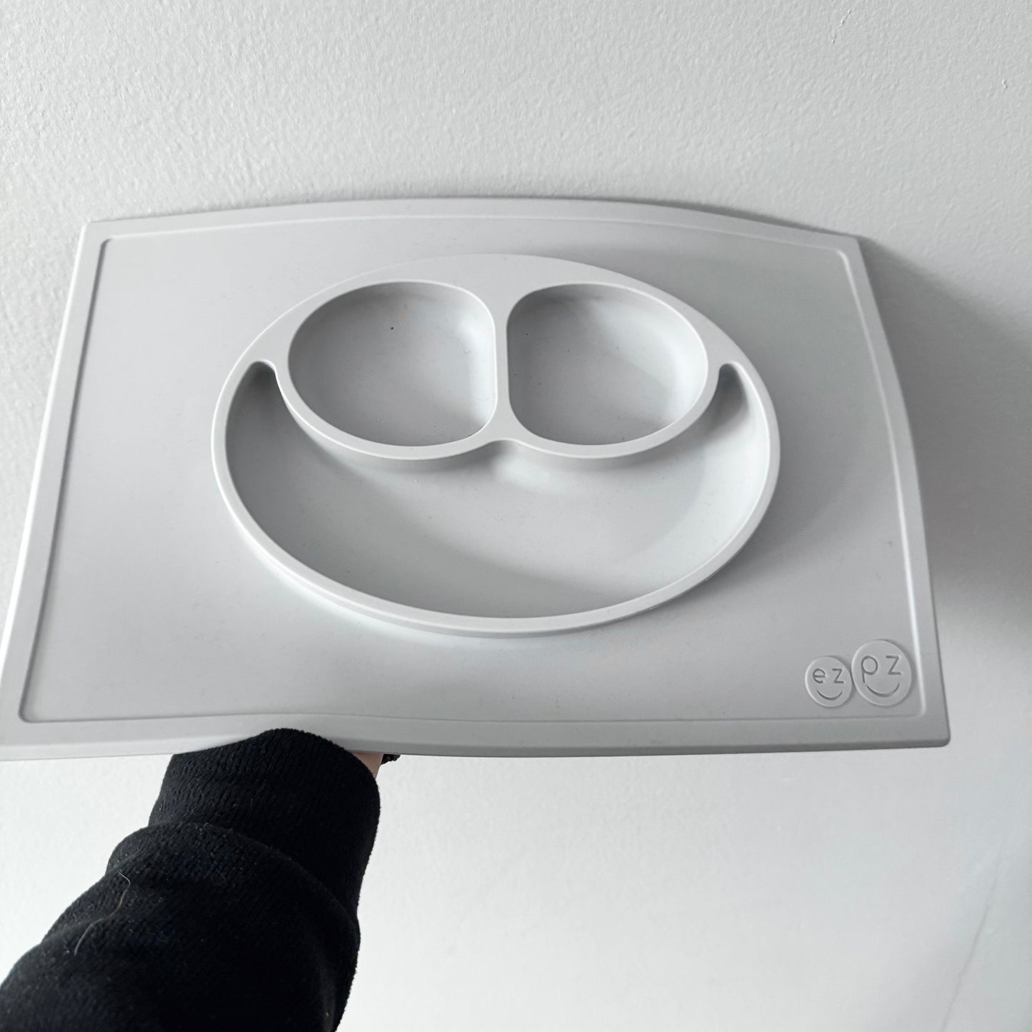 Ezpz / Silicone plate mat - light grey