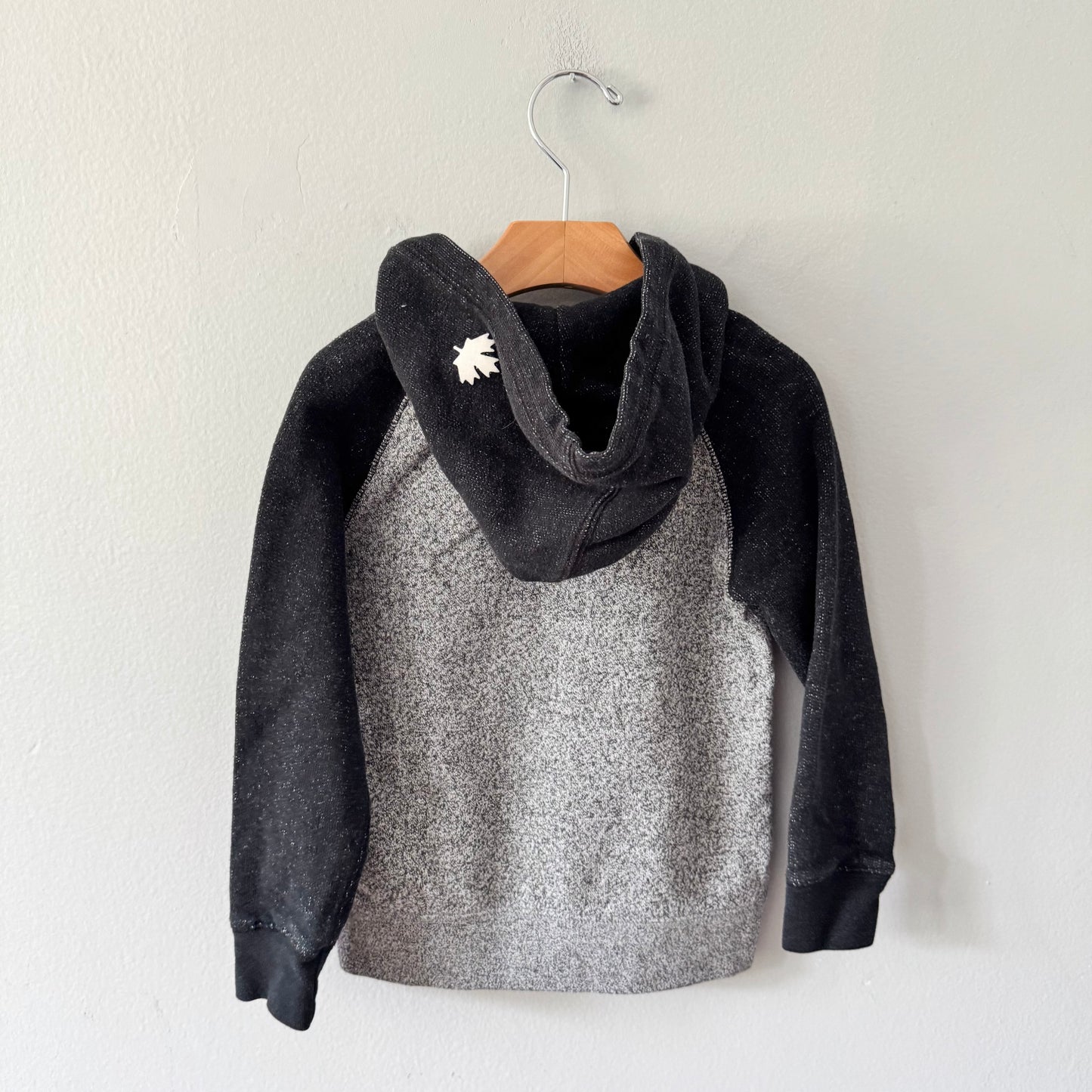 Roots / Black x salt and pepper zip up hoodie / 4T