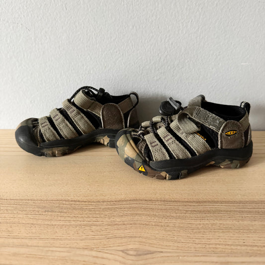Keen / Sandals / US9