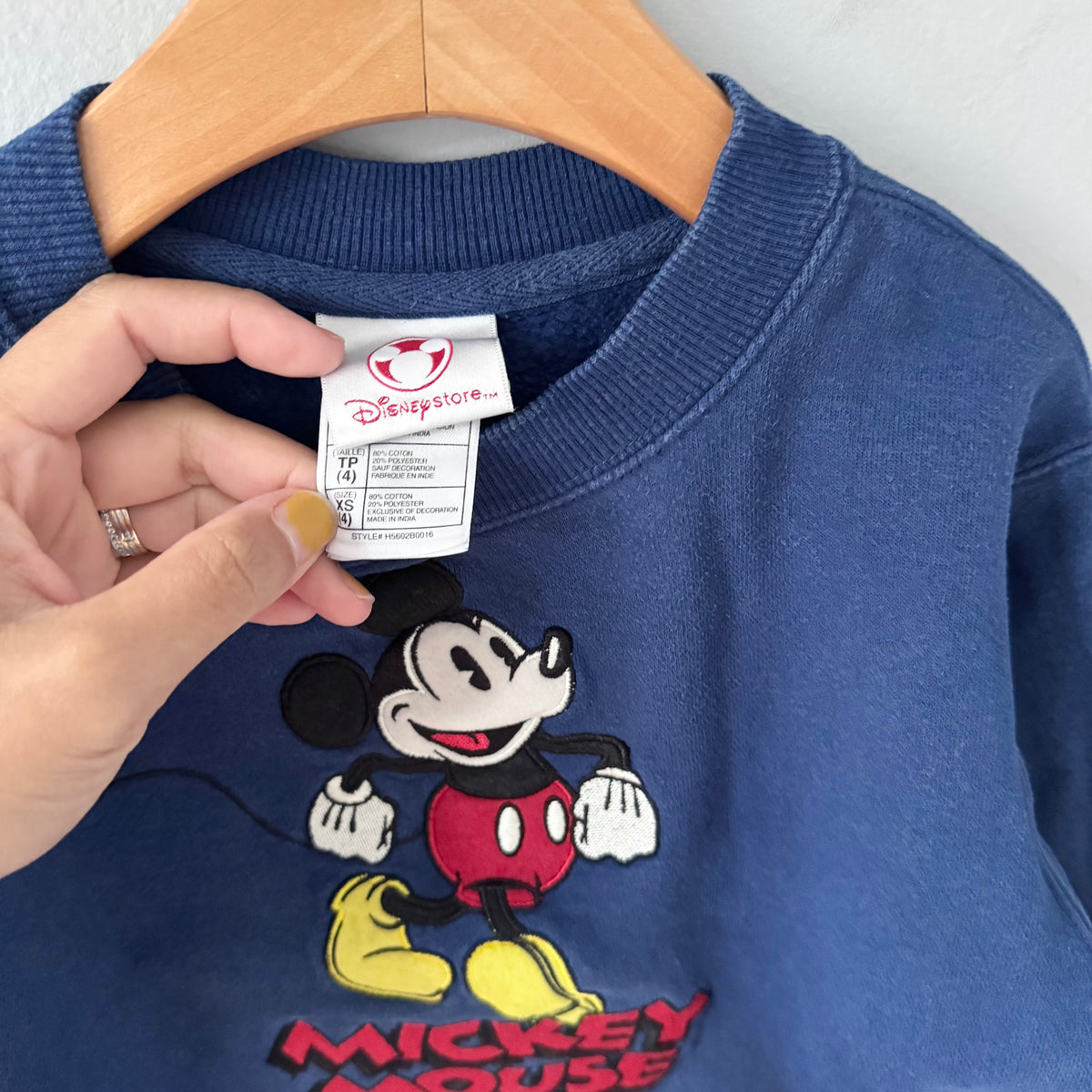 Disney Store / Navy Mickey sweatshirt / 4Y