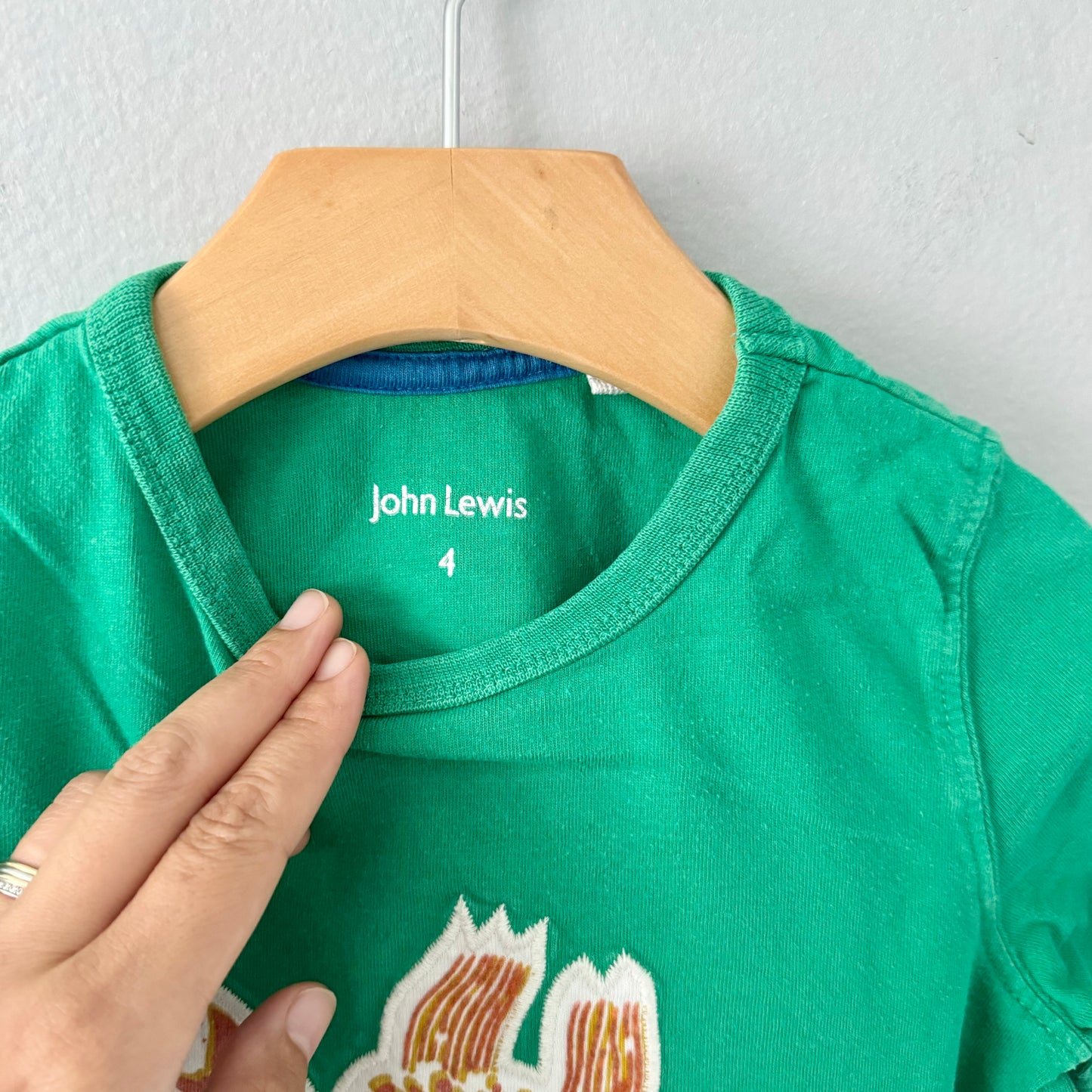 John Lewis / Green x giraffe T-shirt / 4Y