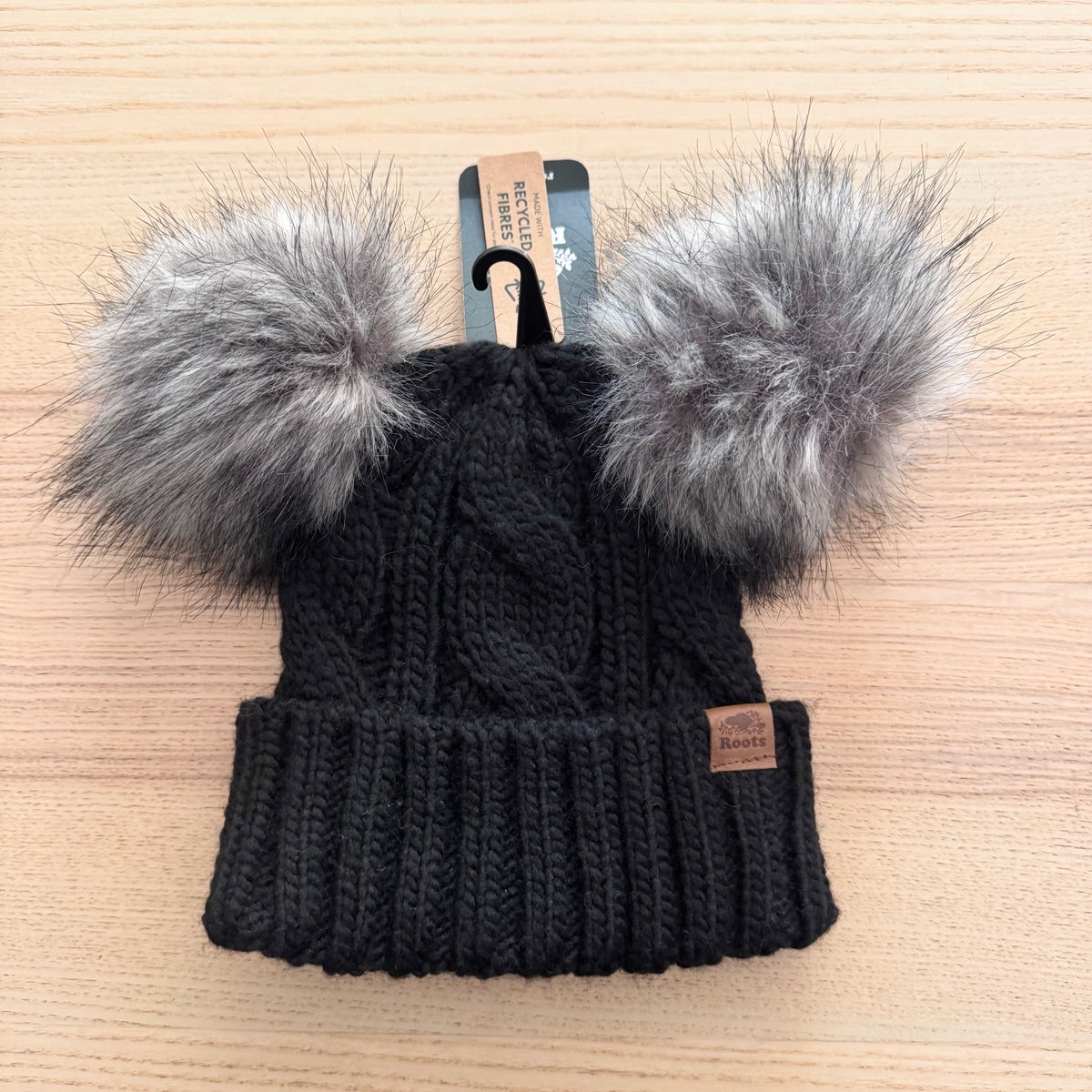 Roots / Black knit hat / 3-5Y - New with tag