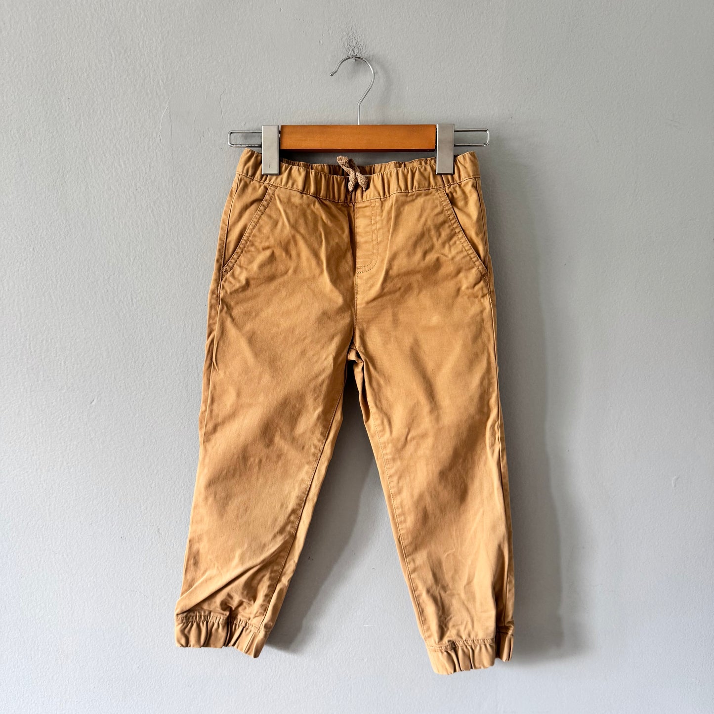 Rise little earthling / Light brown chino jogger / 4-5Y