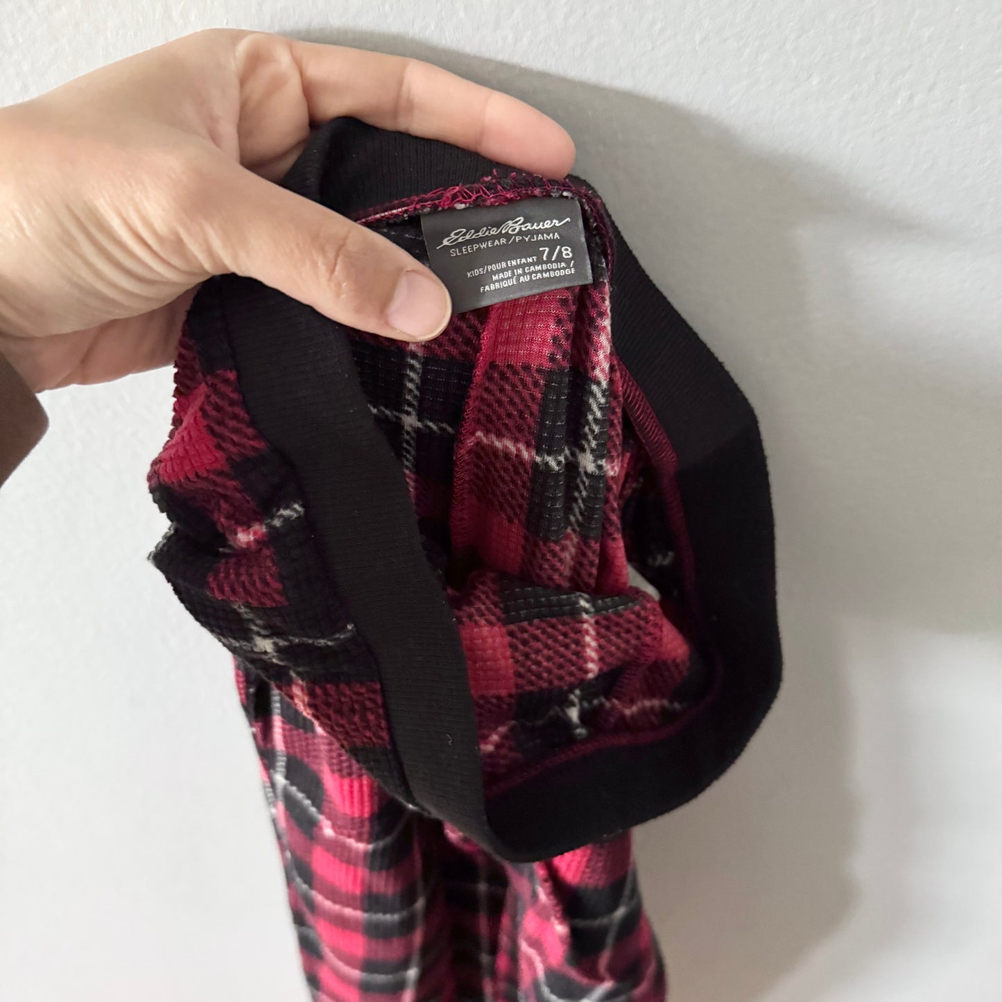 Eddie Bauer / Red and black pajama set / 7-8Y