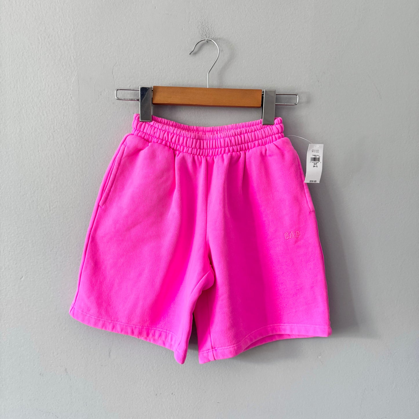 Gap / Pink crew shorts / 6-7Y - New with tag