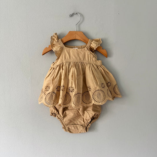 Gap / Beige eyelet tank & bloomer set / 6-12M
