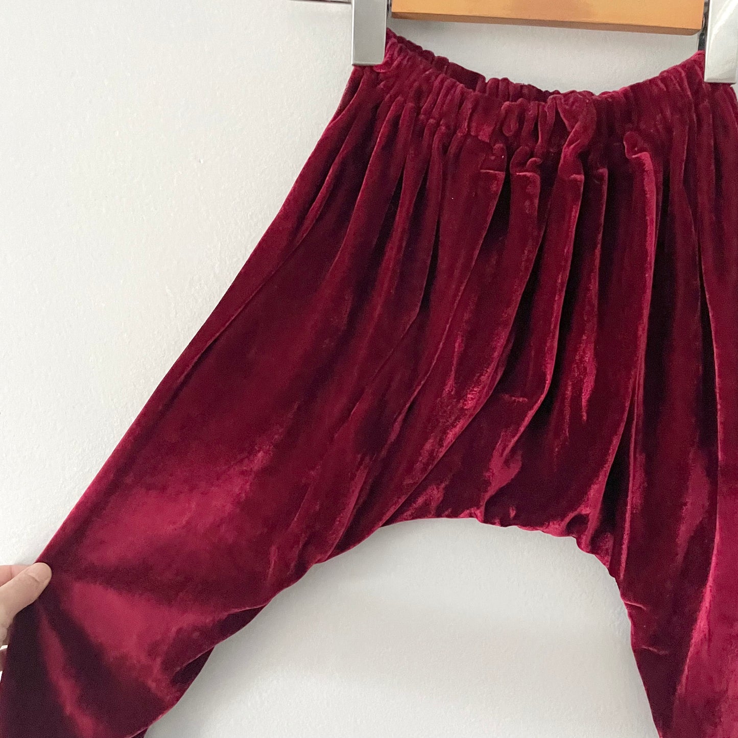 No brand / Burgundy velour harem pants / 3Y