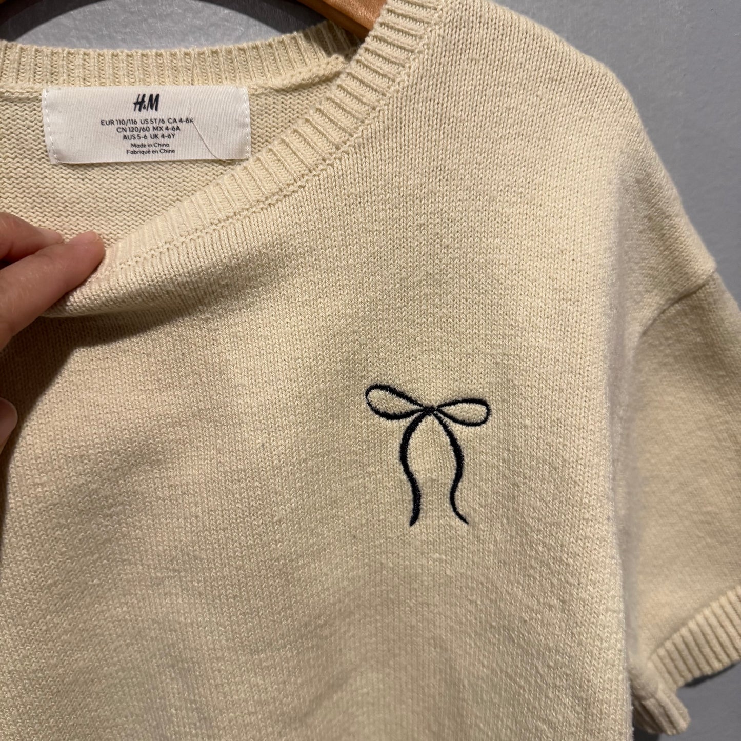 H&M / White x ribbon knit pullover / 4-6Y