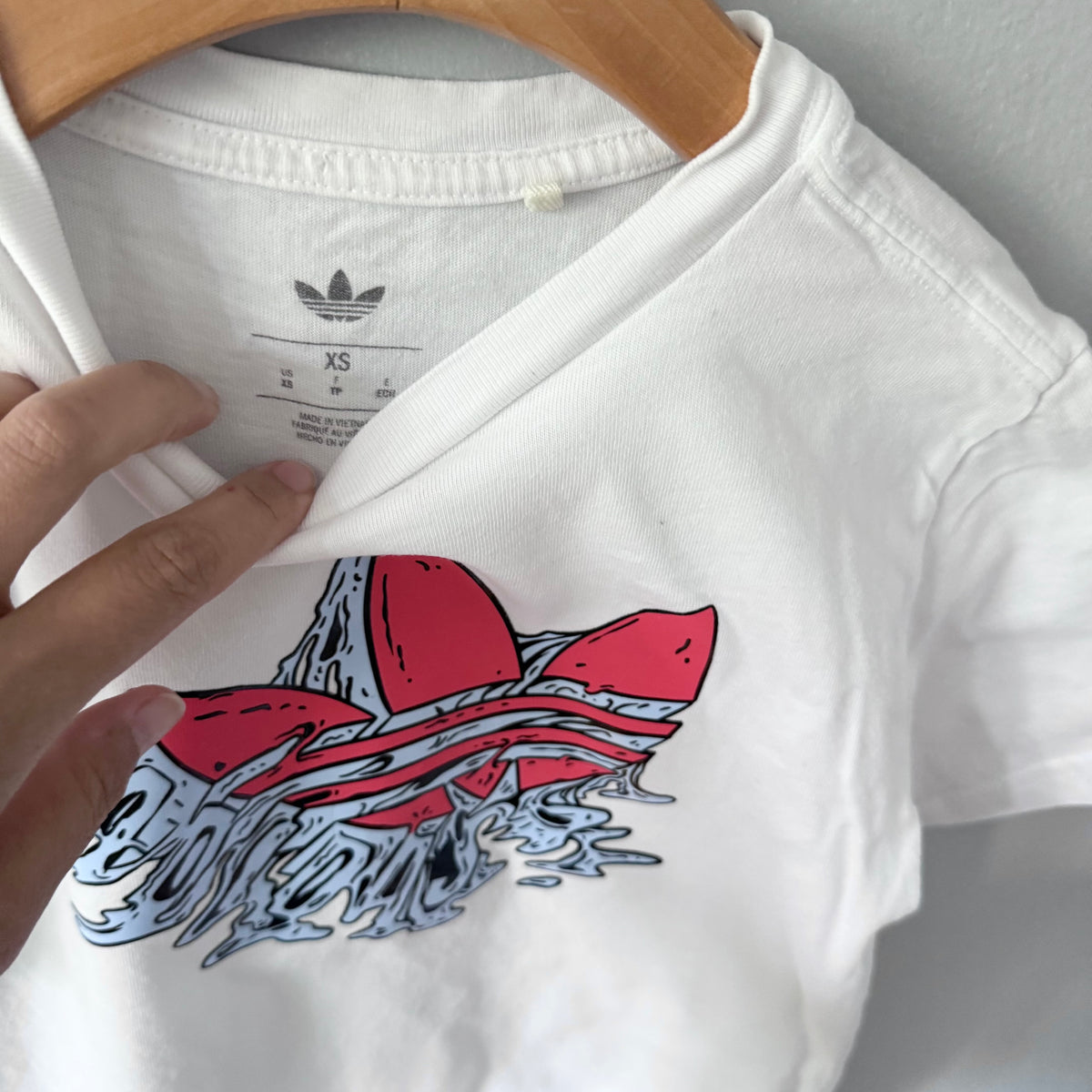 Adidas / White T-shirt / 5Y