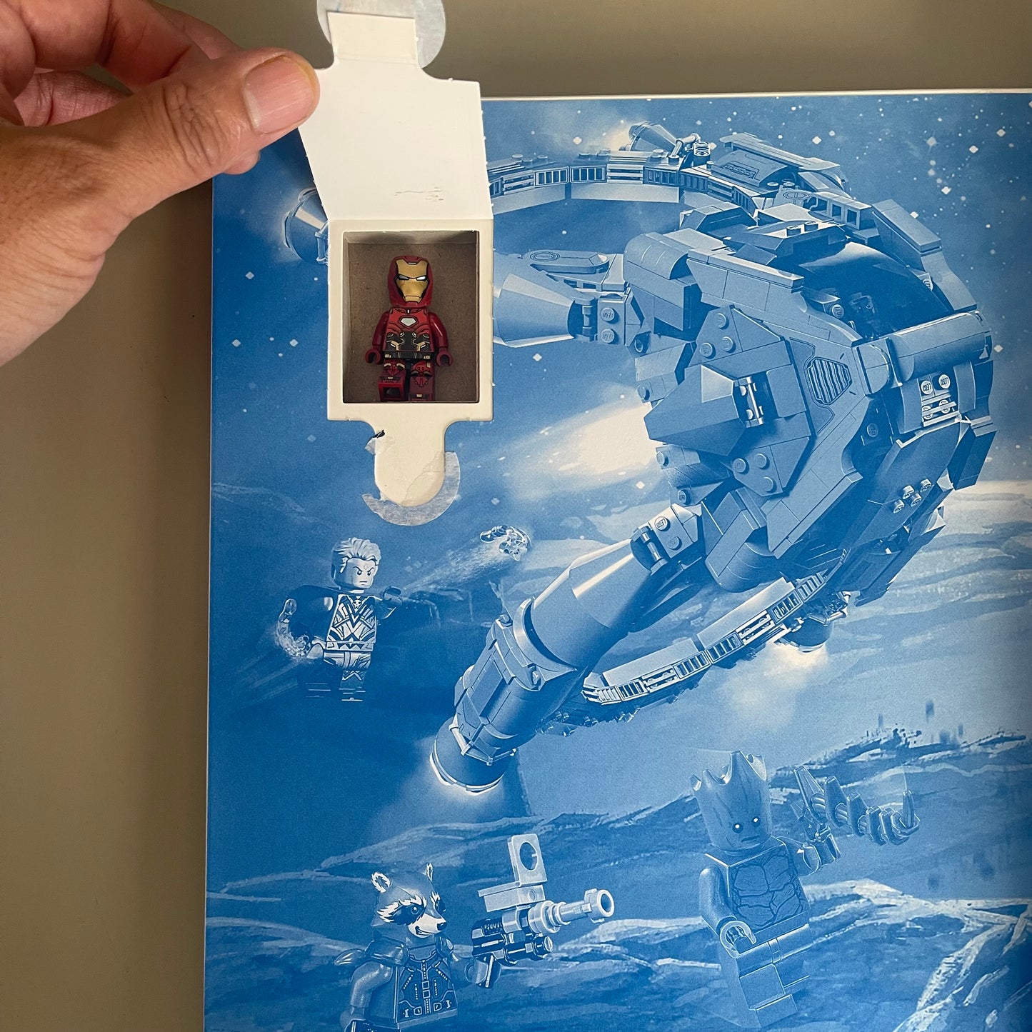 LEGO Marvel - Visual Dictionary [with Iron Man Minifigure]
