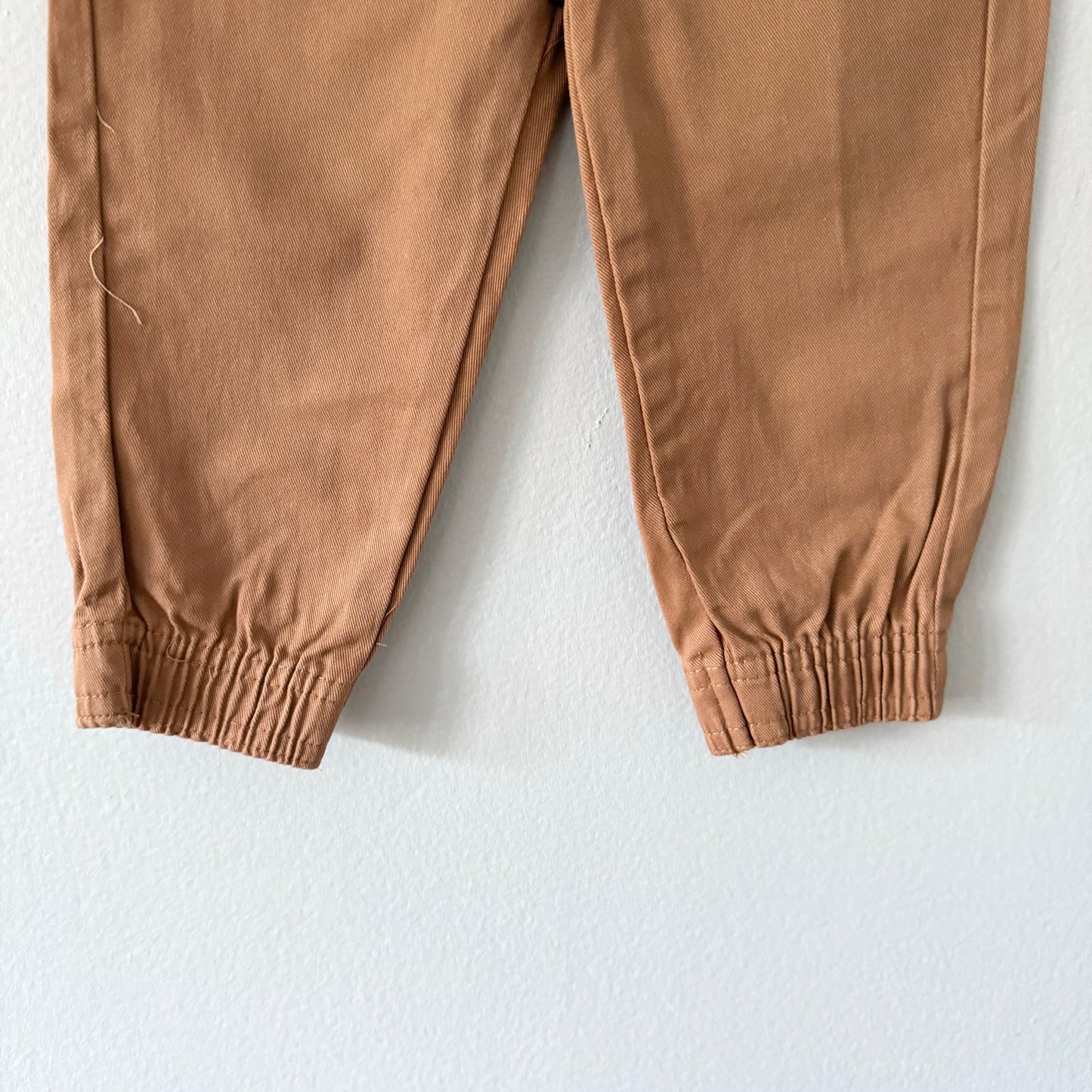 No brand / Brown jogger pants / 18M