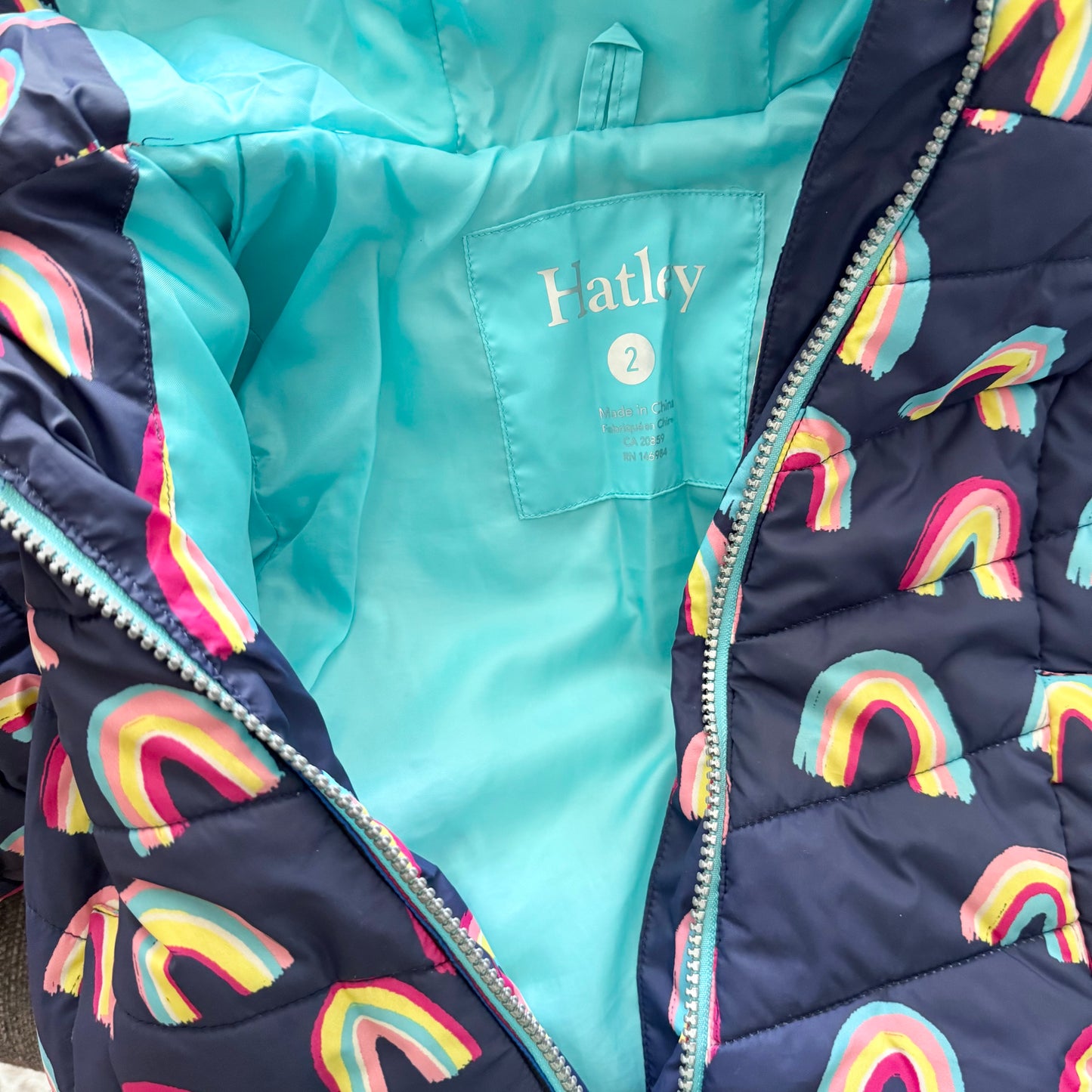 Hatley / Navy x rainbow puffer jacket / 2T