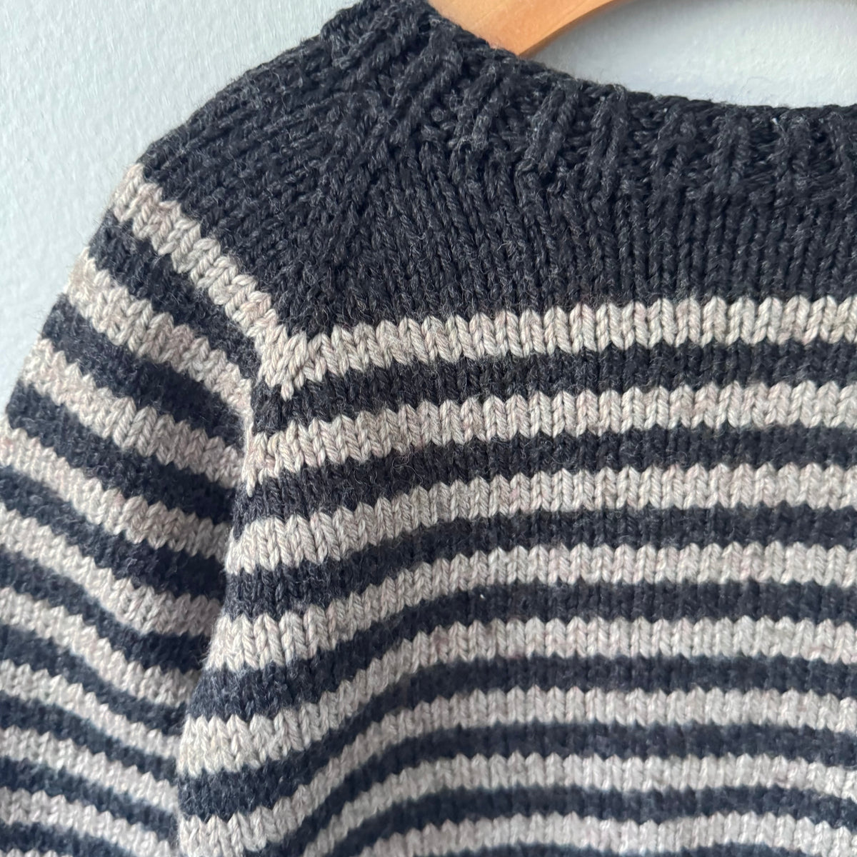 Handmade / Black x beige knit pullover / 18M