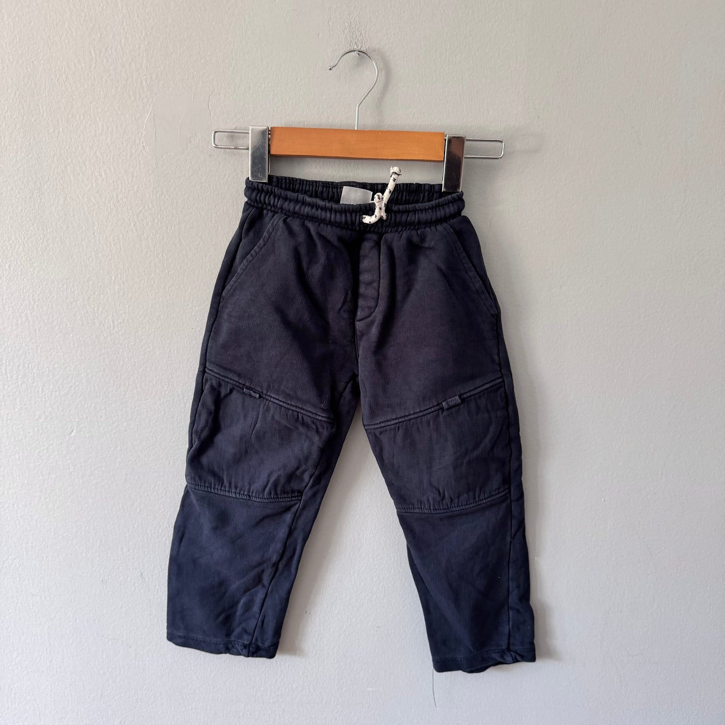 Zara / Navy sweatpants / 4-5Y