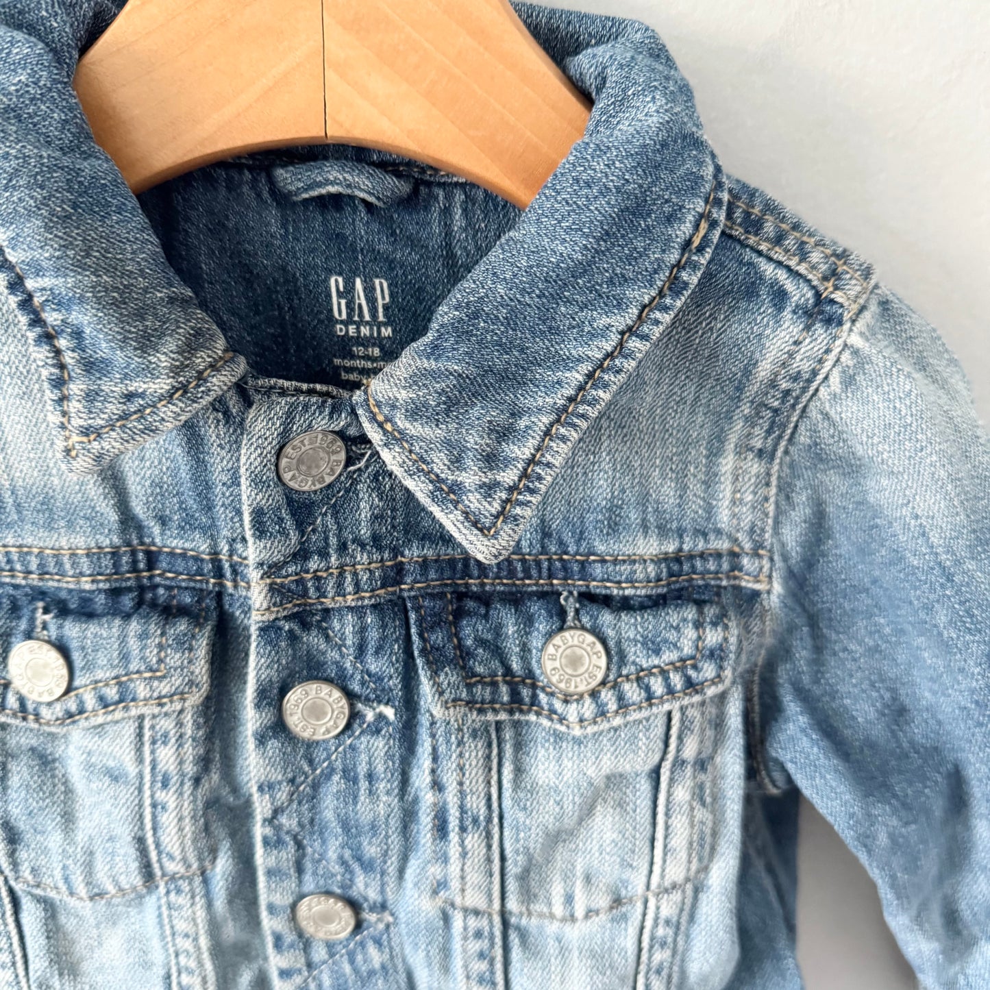 Gap / Blouson en jean / 12-18M