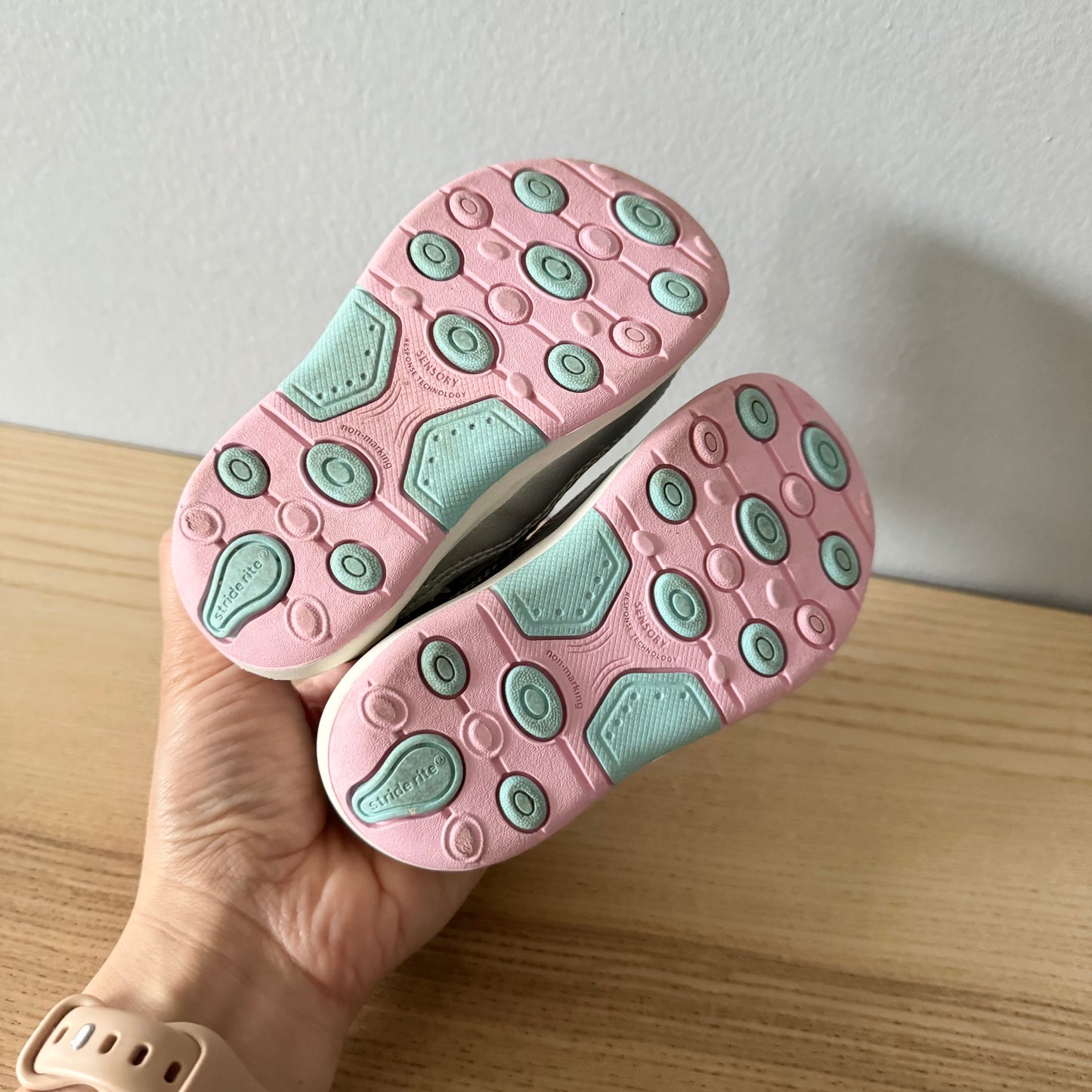 Stride Rite / Sandales roses / US 5.5