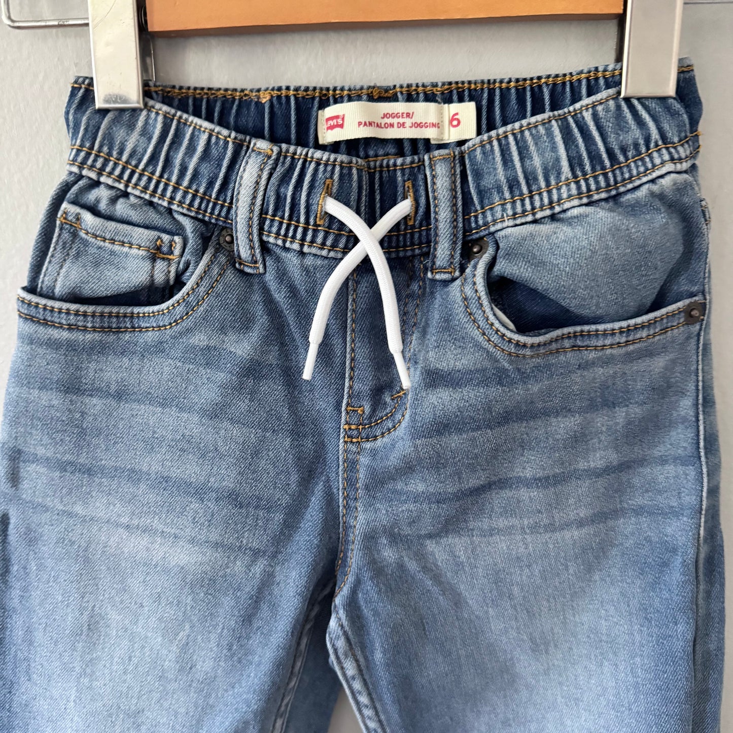 Levi's / Denim jogger / 6Y