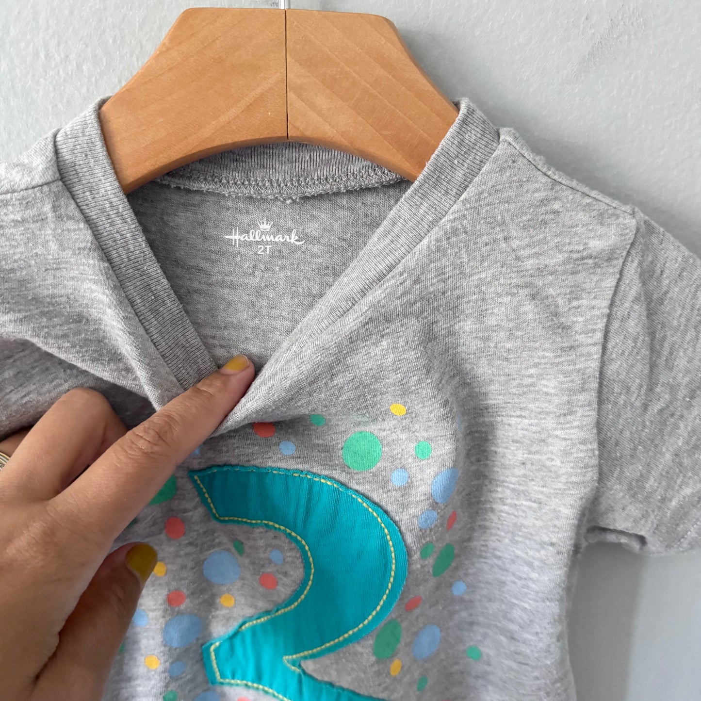 Hallmark / Light grey 2 T-shirt / 2T