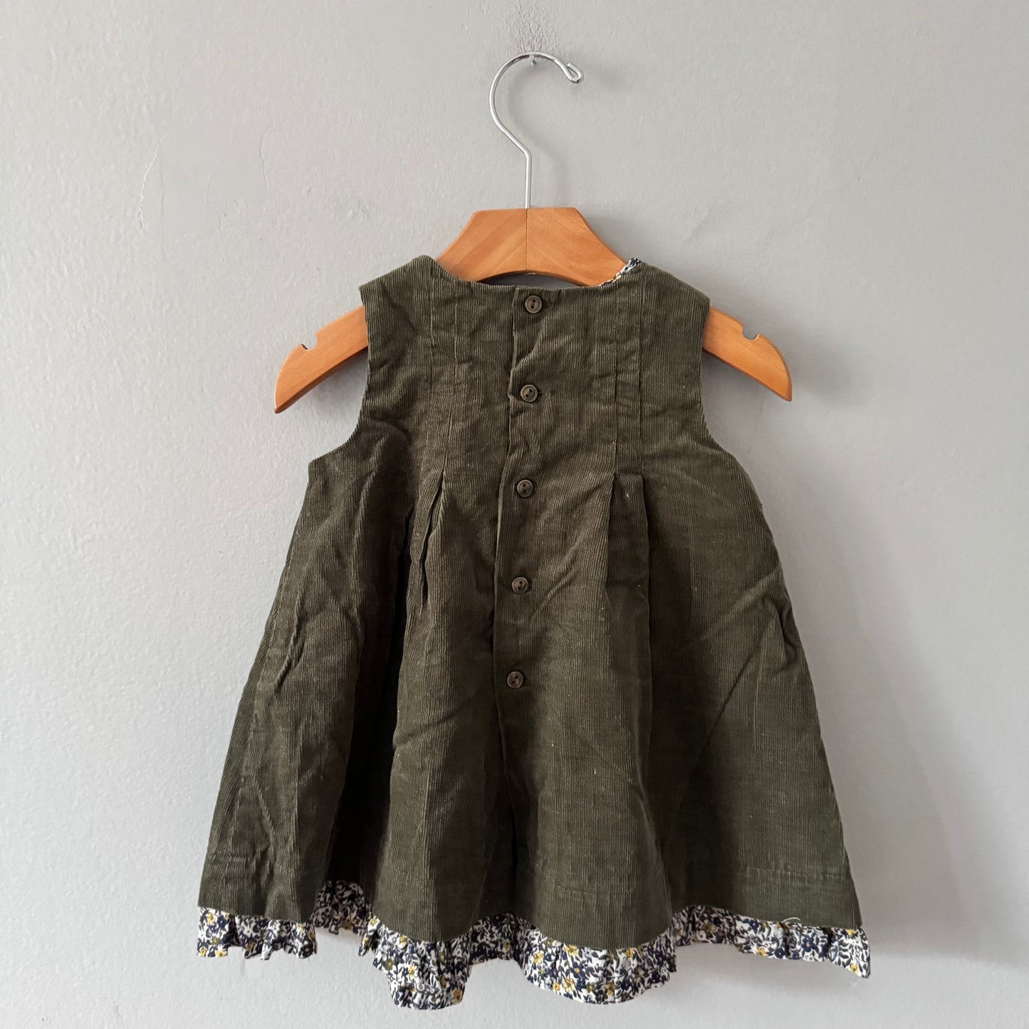 Zara / Khaki corduroy dress / 12-18M