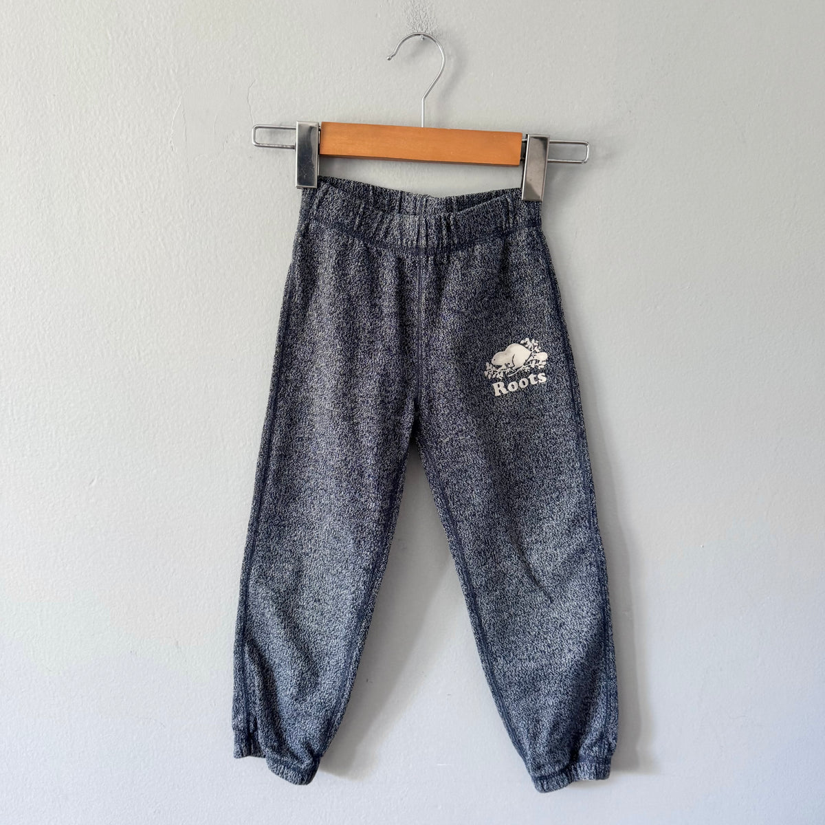 Roots / Navy salt and pepper sweatpants / 5T