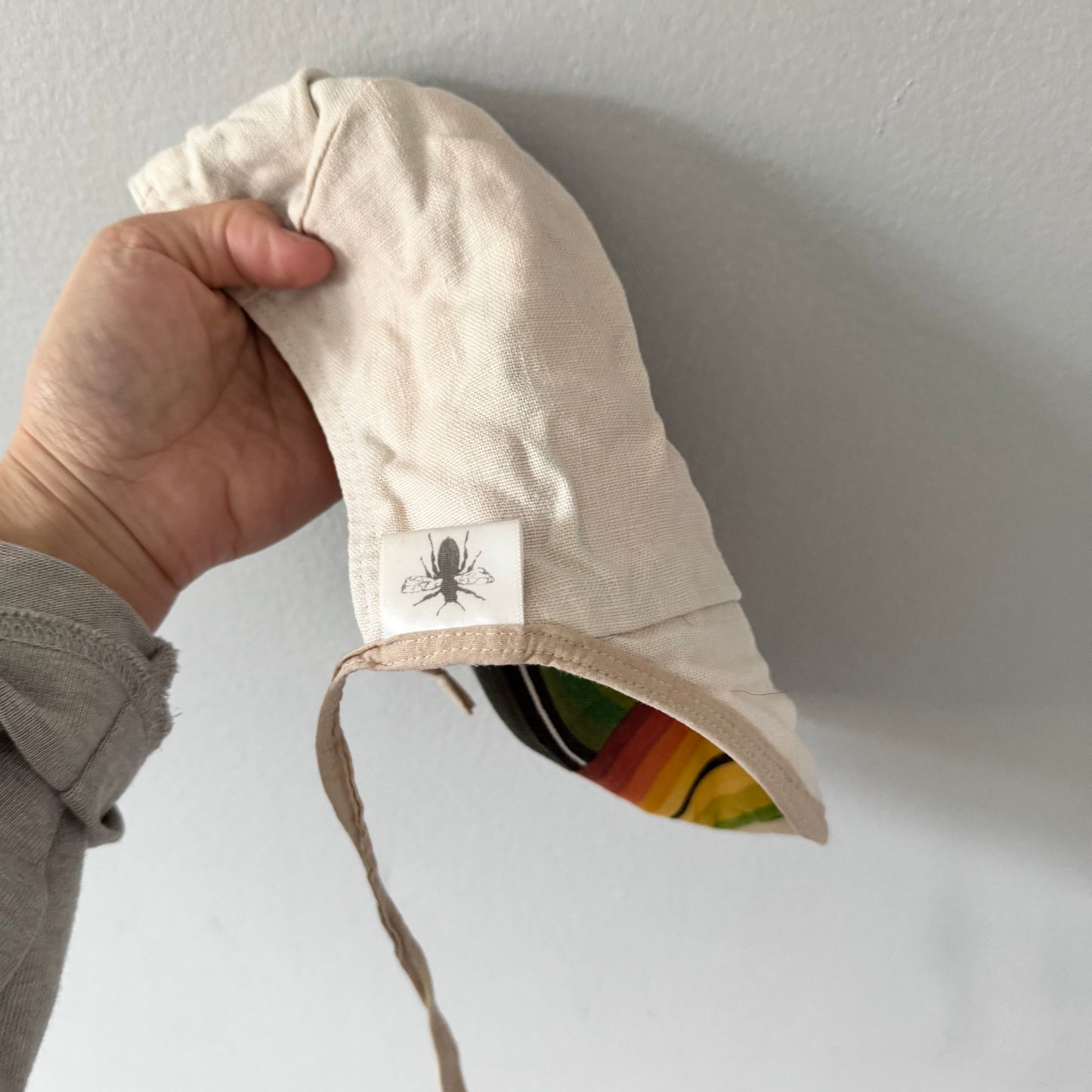 Bonnets d'abeille en laiton / Bonnet à rayures colorées / XL (18-24M)