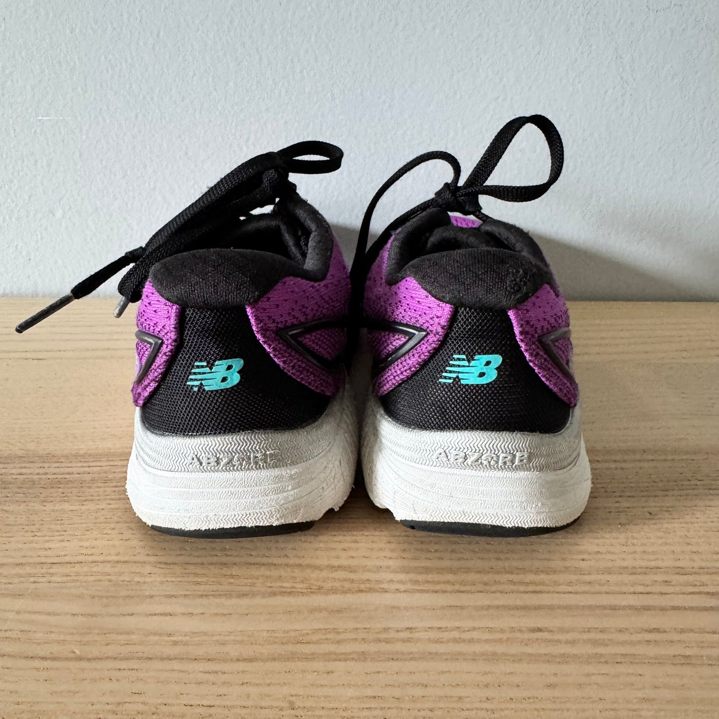 New Balance / Sneaker / J1