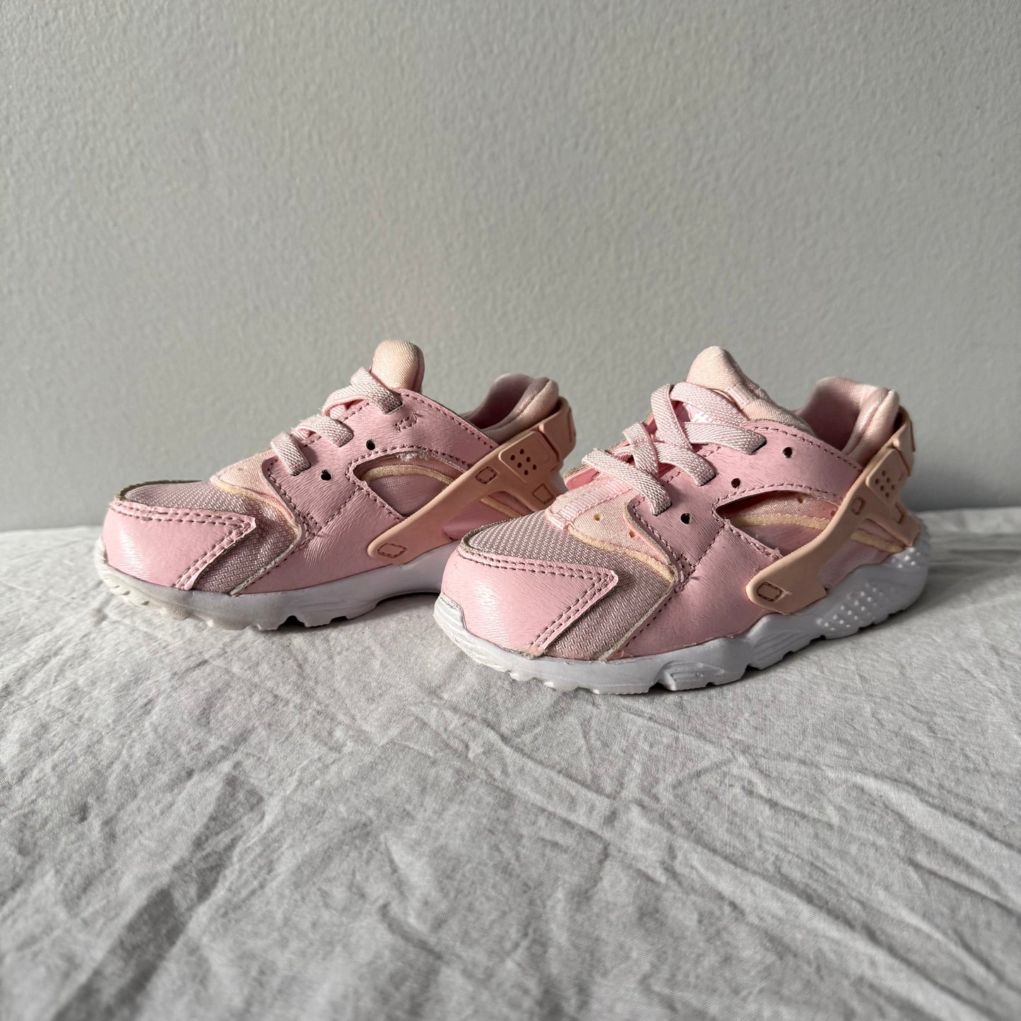 Nike / Air Huarache / Running Shoes / US8