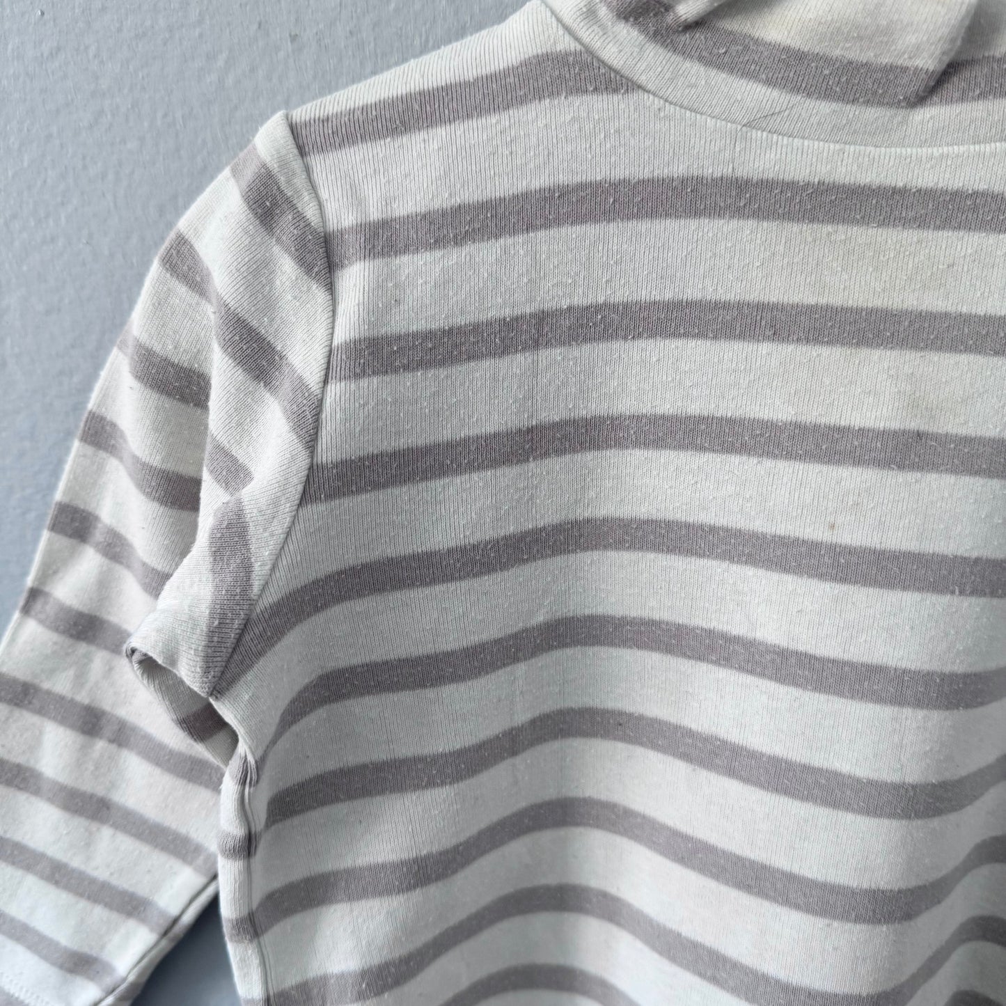 Muji / Haut à manches longues rayé blanc et gris clair / 80 cm (12 mois)
