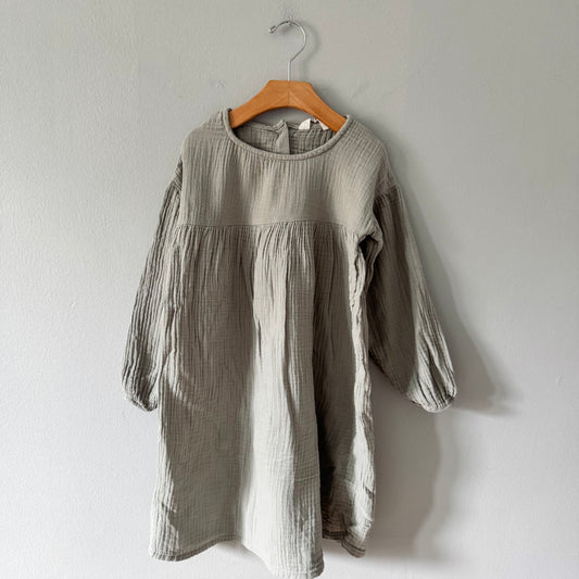 H&M / Grey muslin dress / 6-7Y