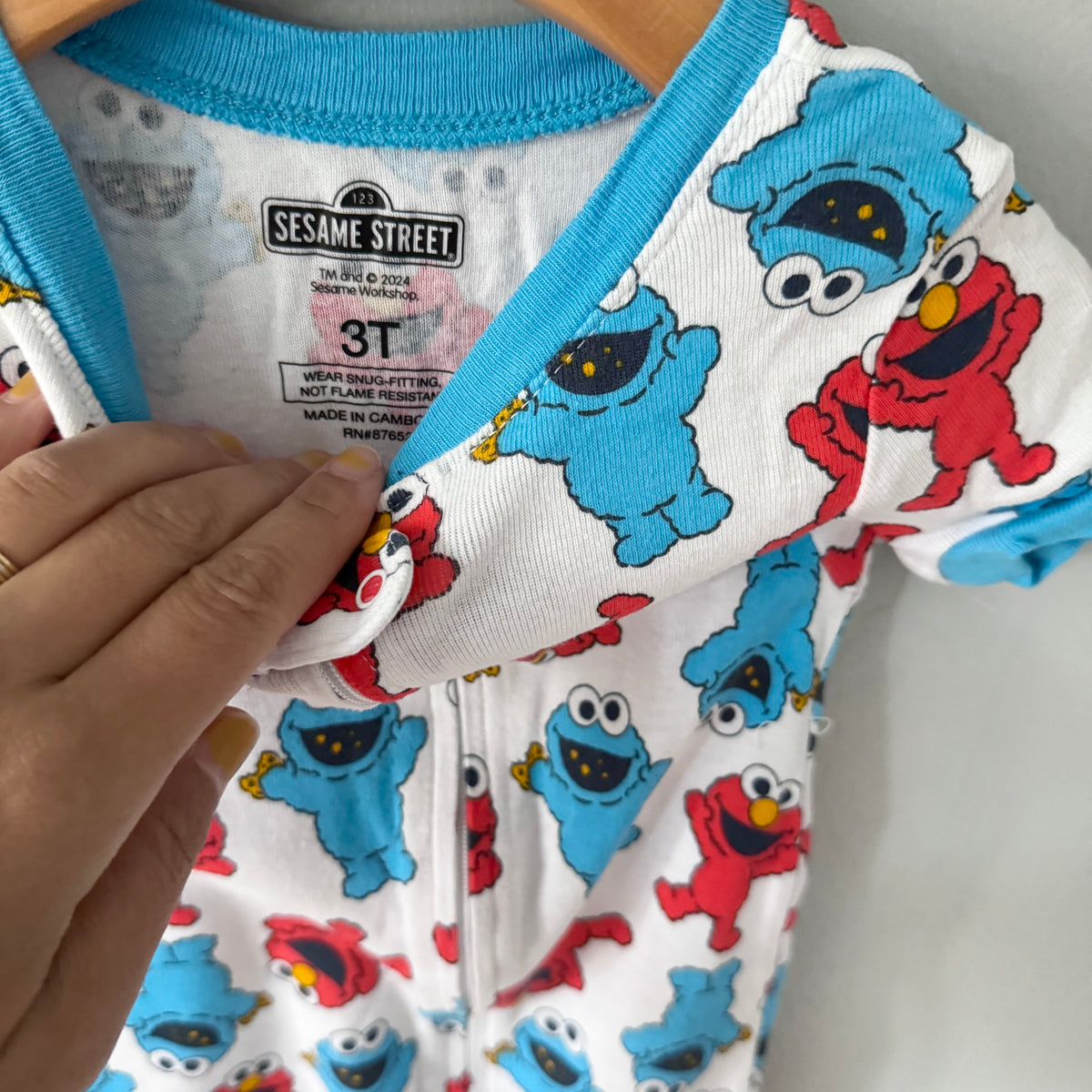 Sesame Street / White blue red short sleeve romper / 3T