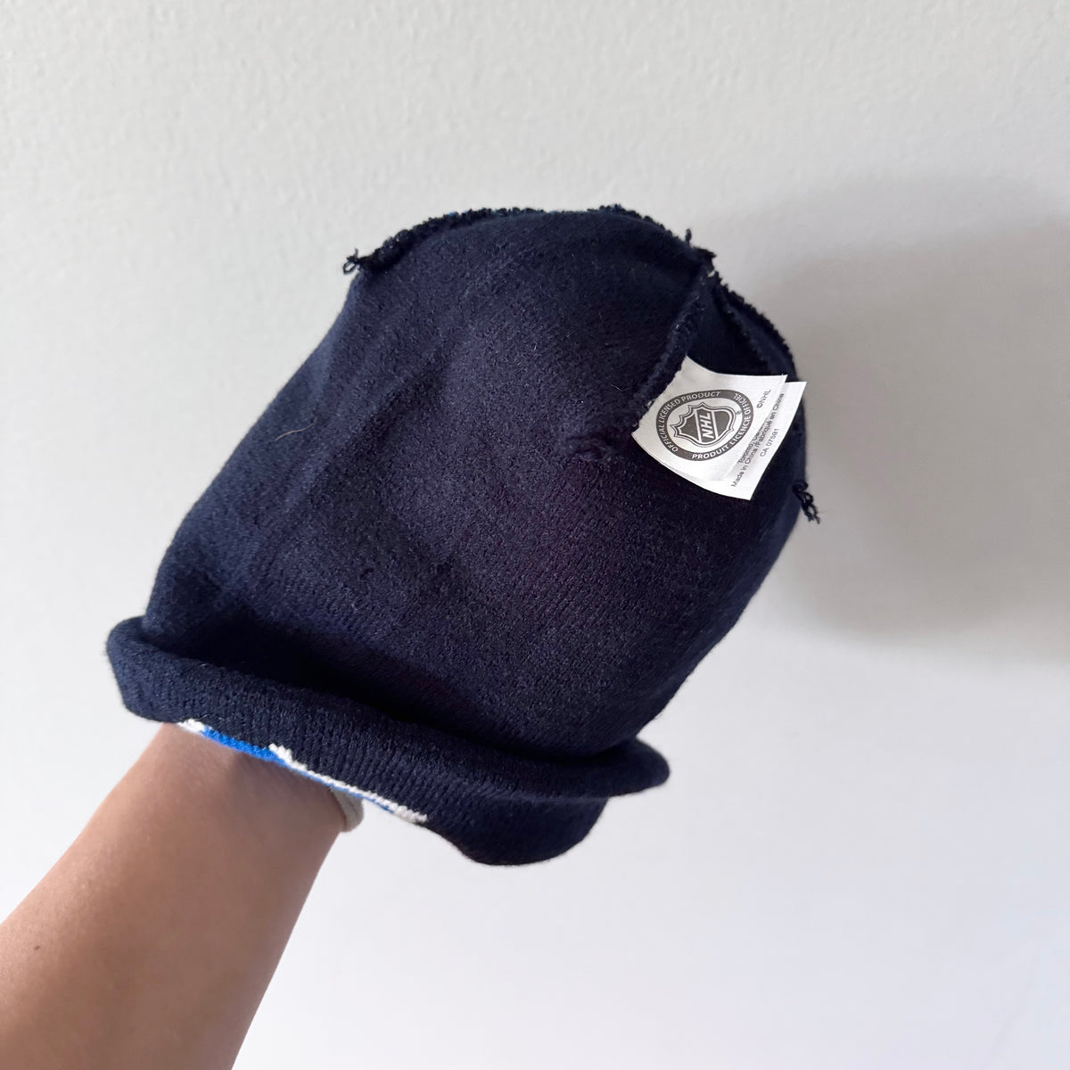 NHL / Toronto Maple Leafs beanie / Youth - New with tag
